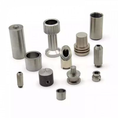 CNC μέρη ασημένιο ISO9001 υλικού μετάλλων σκληρότητας μερών άλεσης συνήθειας